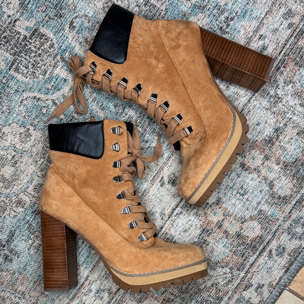 Steve Madden Breccan Tan‎ and Black Lace-Up Block Heel Boots - 10